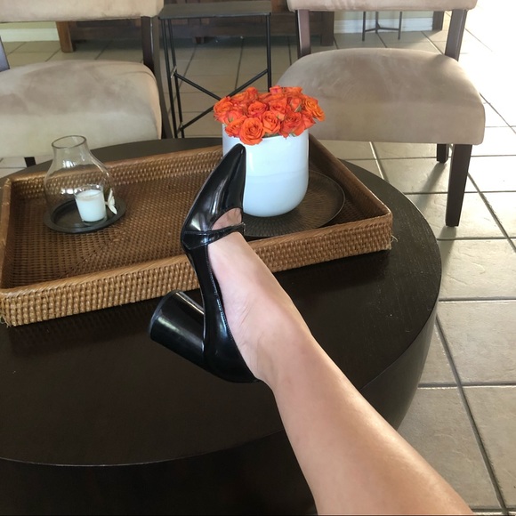 Marc Jacobs / Black Block Heel Mary Jane Pumps - Picture 2 of 8